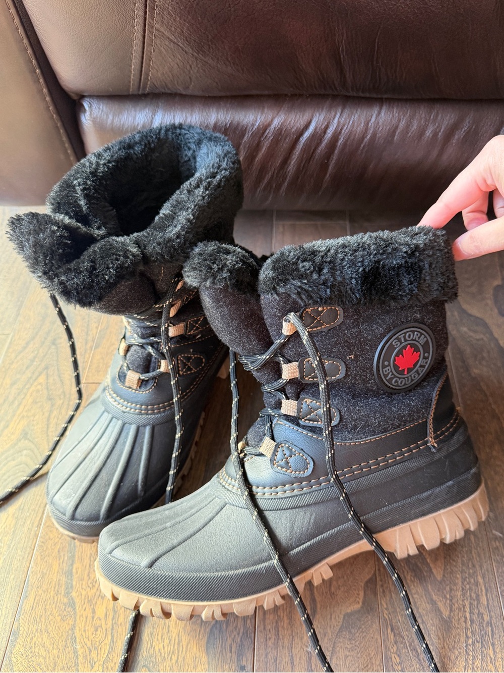 Canadian Cougar Black Sherpa-Lined Boot Size 9